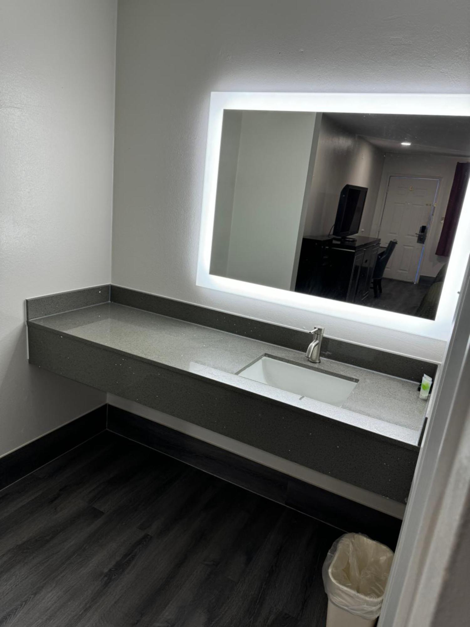 American Inn-Sealy Екстер'єр фото